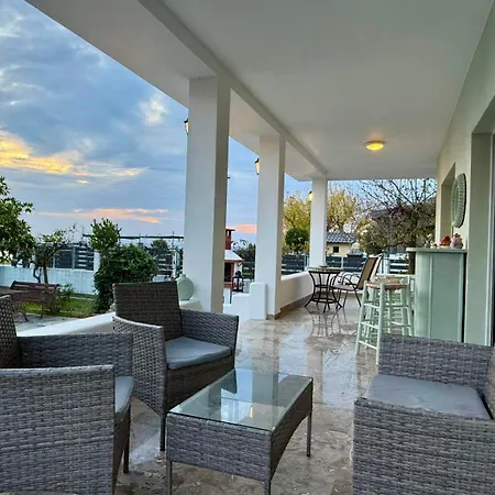 Sunrise Front By Bookvillaeu Διαμέρισμα *