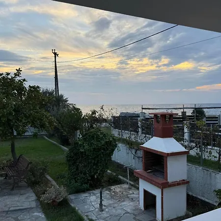 아파트 Sunrise Front By Bookvillaeu Nea Kallikrateia